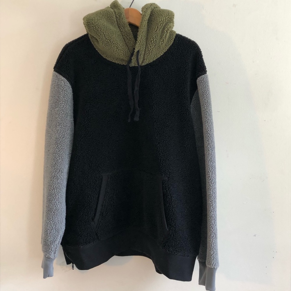 American Eagle fluffy hoodie size XL